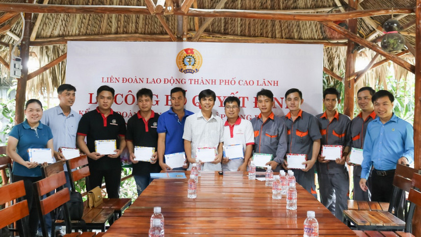 Kết nạp đoàn viên Tâm Phú Hào