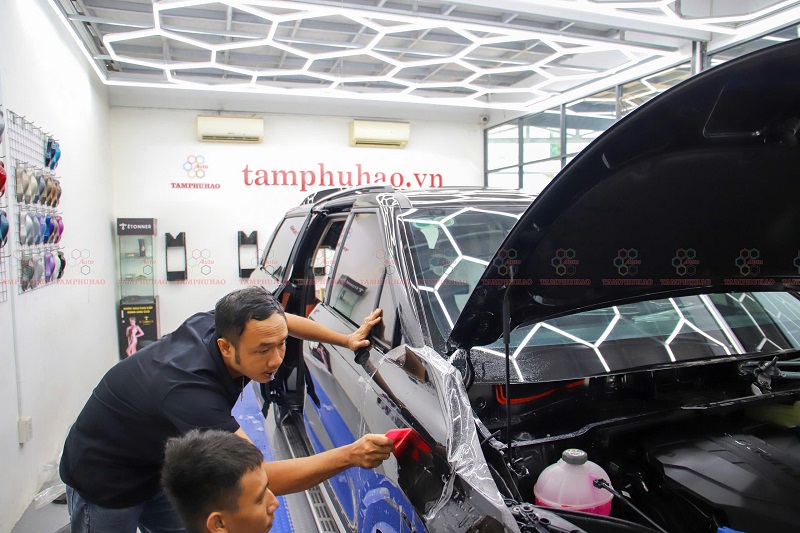 Dán PPF bảo vệ sơn cho Kia Carnival - Image 4