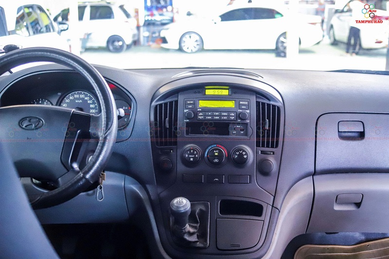 Nâng cấp màn hình Android iCar Elliview Ue Neo+ cho Hyundai Starex - Image 2